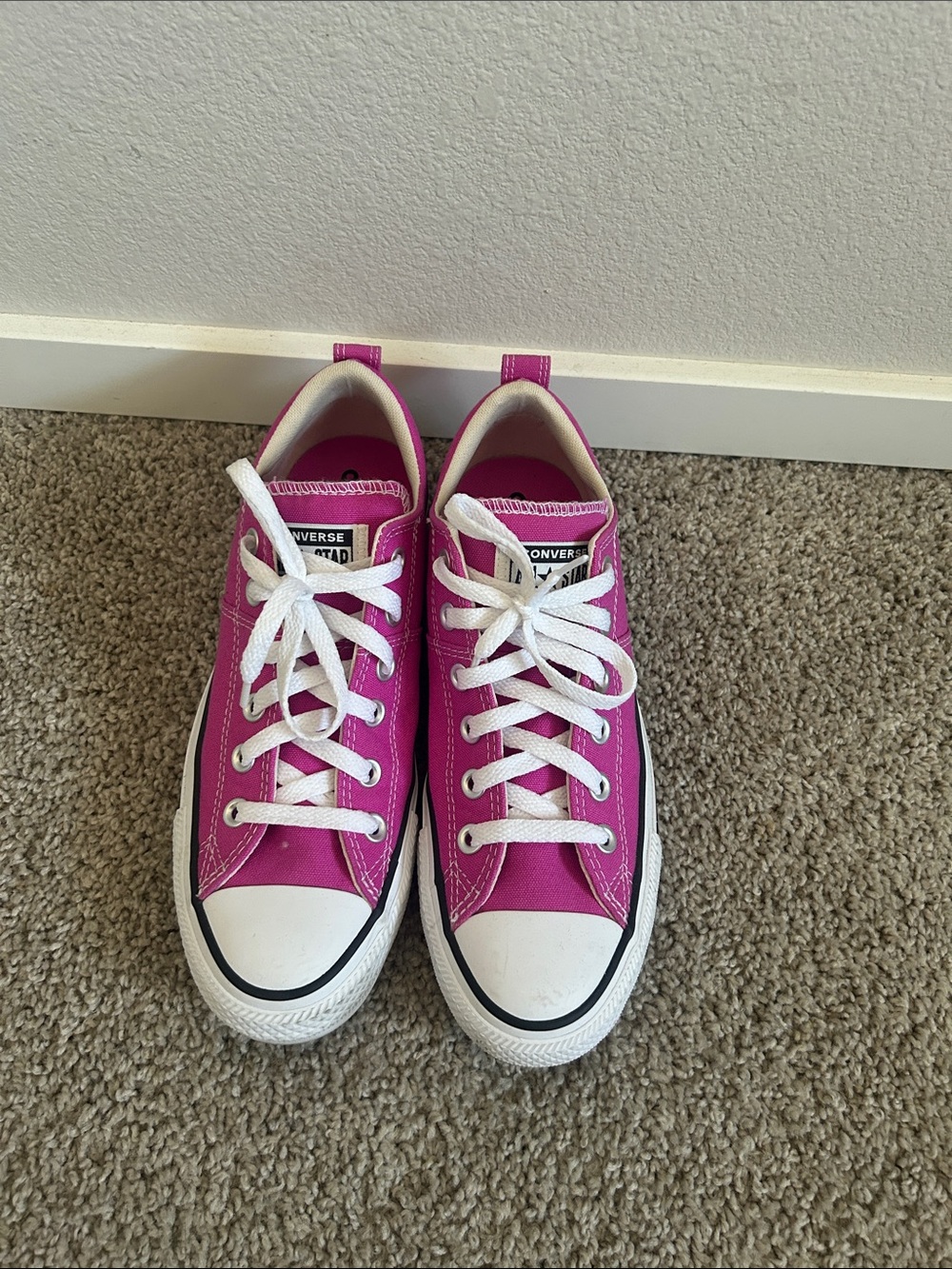 Converse Low Top Sneakers - Fuchsia Pink